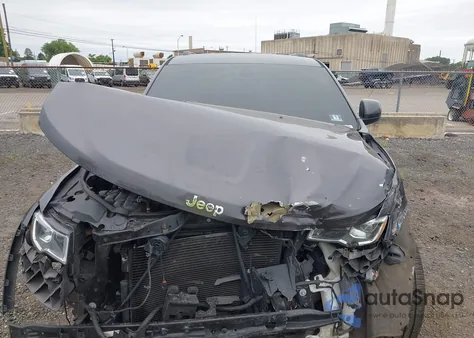 2017 Jeep Grand Cherokee Laredo 4X4 из США, поврежденный, VIN 1C4RJFAG2HC901982